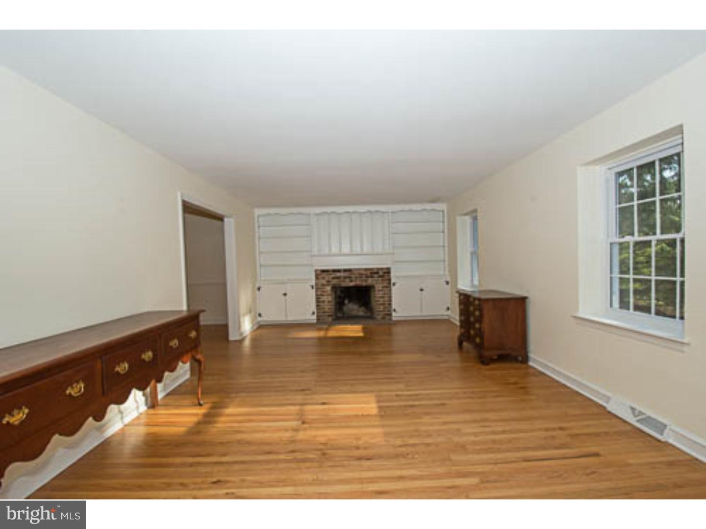 2121 Ridley Creek Road Media, PA 19063 - Photo 10 of 25 Living Room