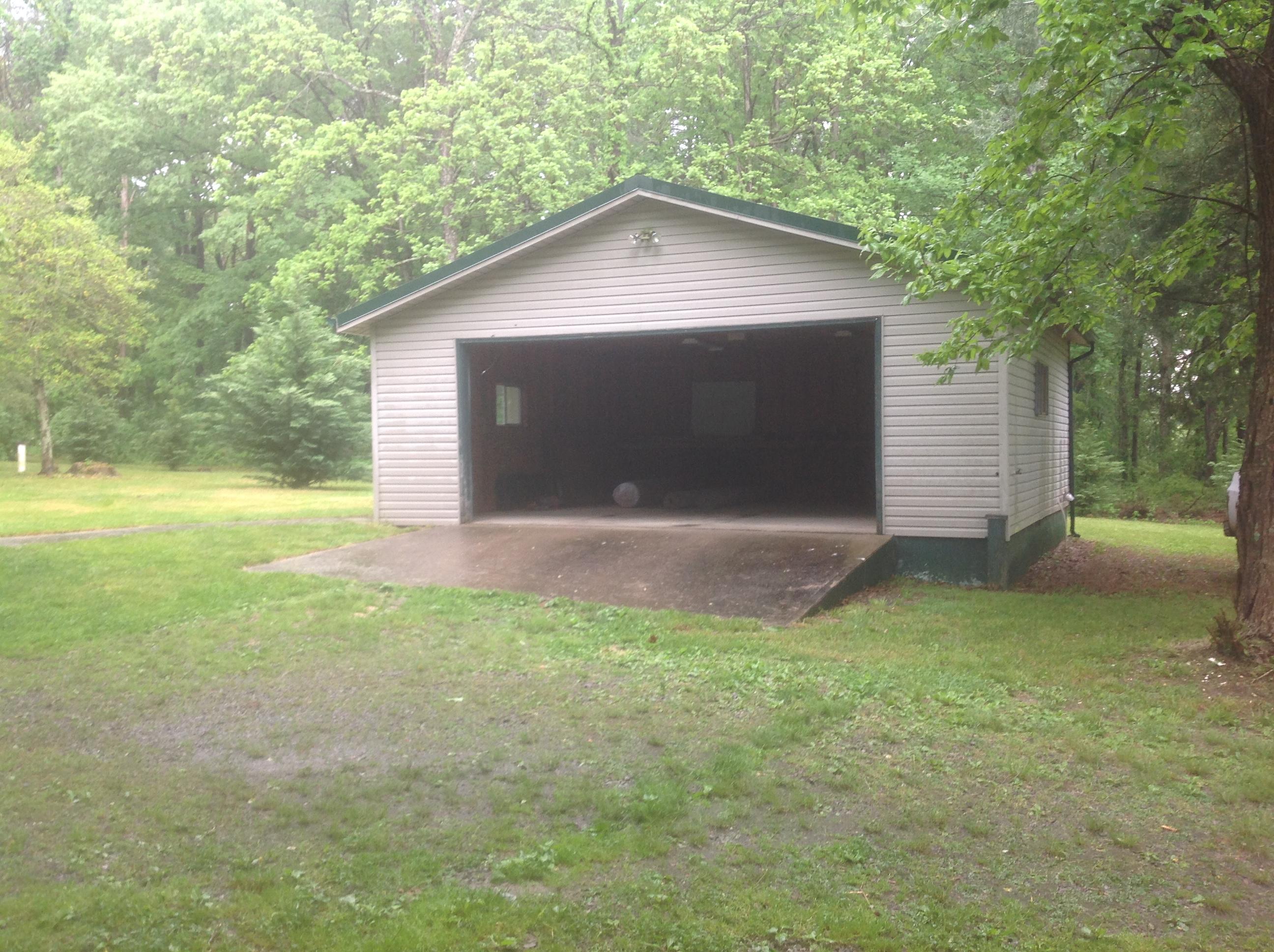 751 Cyrus Daniels Road Evensville, TN 37332 - Photo 2 of 27 2 GARAGE