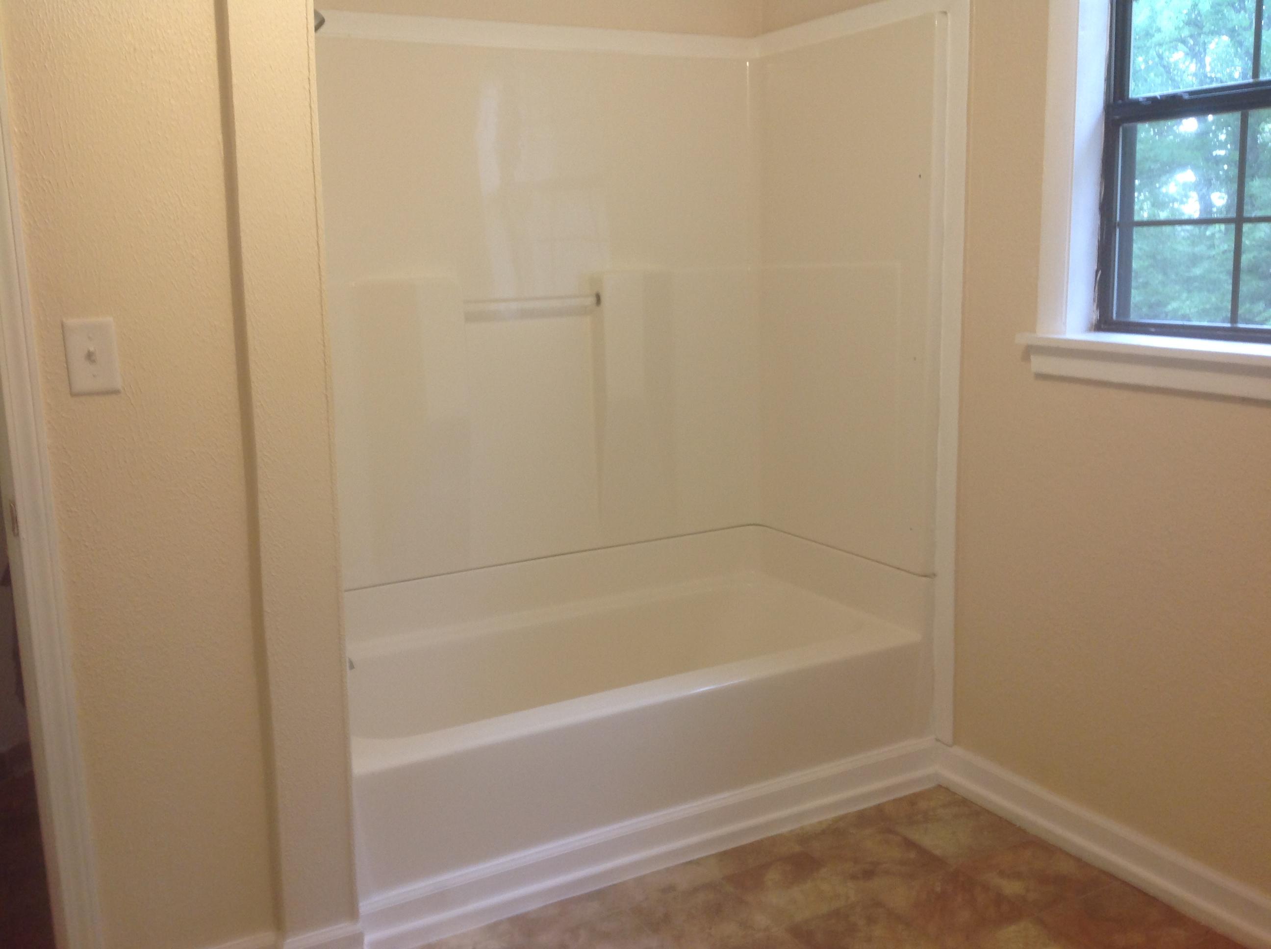 751 Cyrus Daniels Road Evensville, TN 37332 - Photo 15 of 27 15 BATHROOM TUB