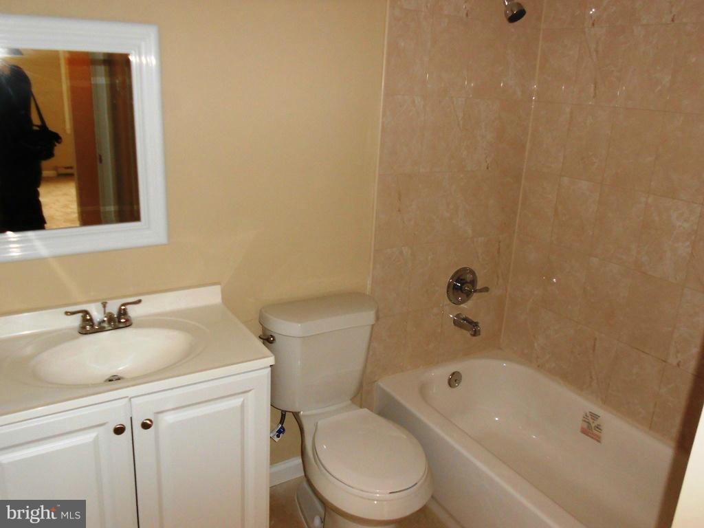 507 East Poplar Road Sterling, VA 20164 - Photo 15 of 23 Bath