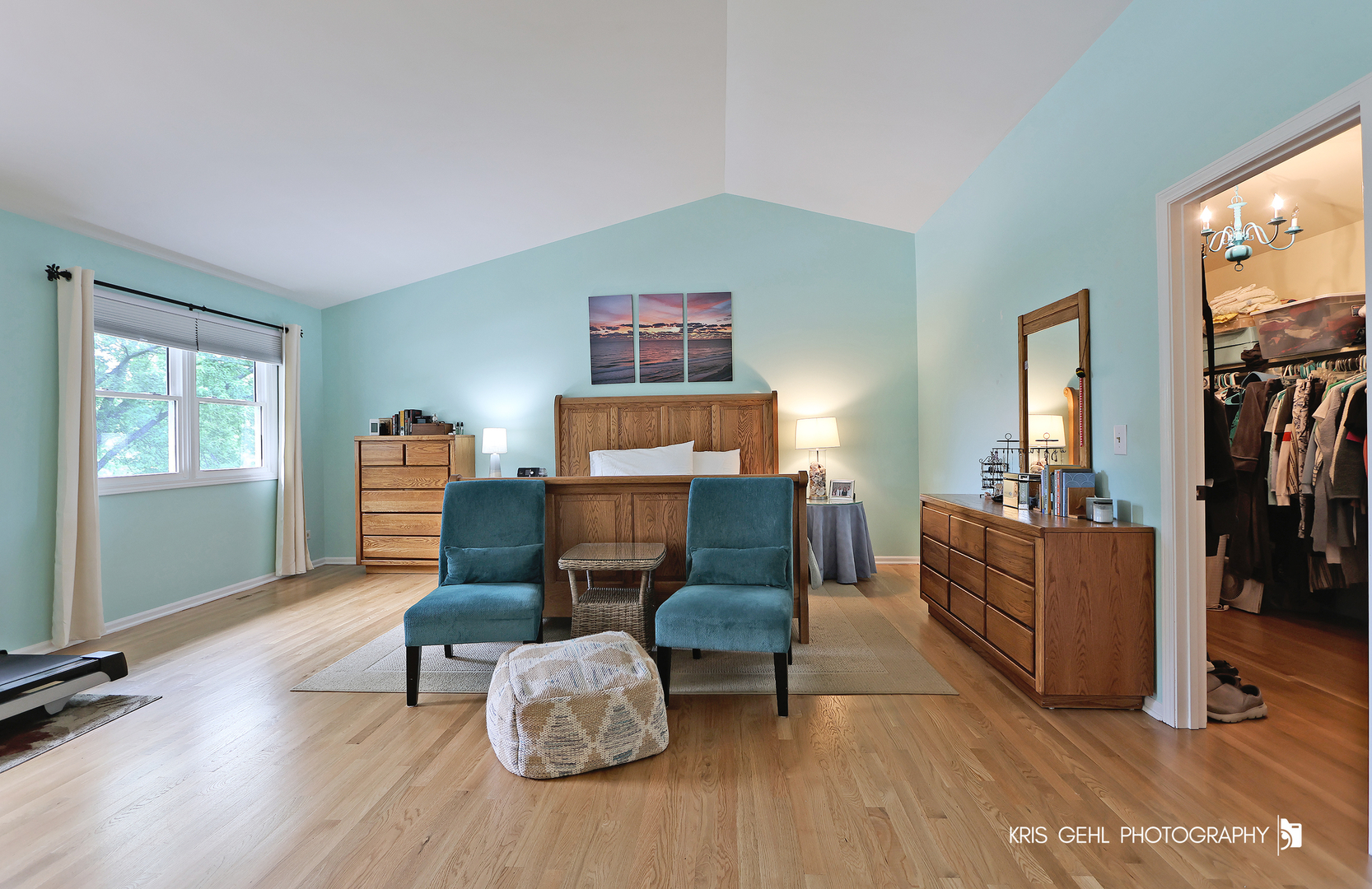 526 Whispering Pines Road Lindenhurst, IL 60046 - Photo 12 of 38 a living room with furniture and a flat screen tv