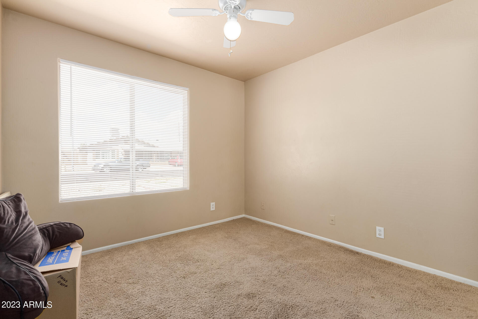 1519 West St John Road Phoenix, AZ 85023 - Photo 11 of 13 19-Saint John