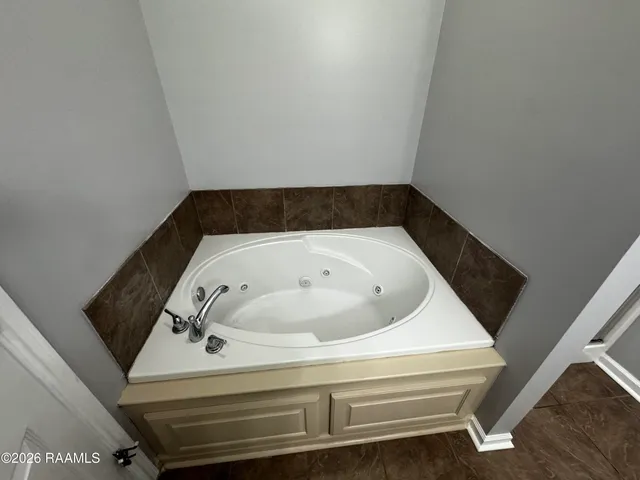 $1,795 | 201 Pavilion Street, Lafayette, LA 70507