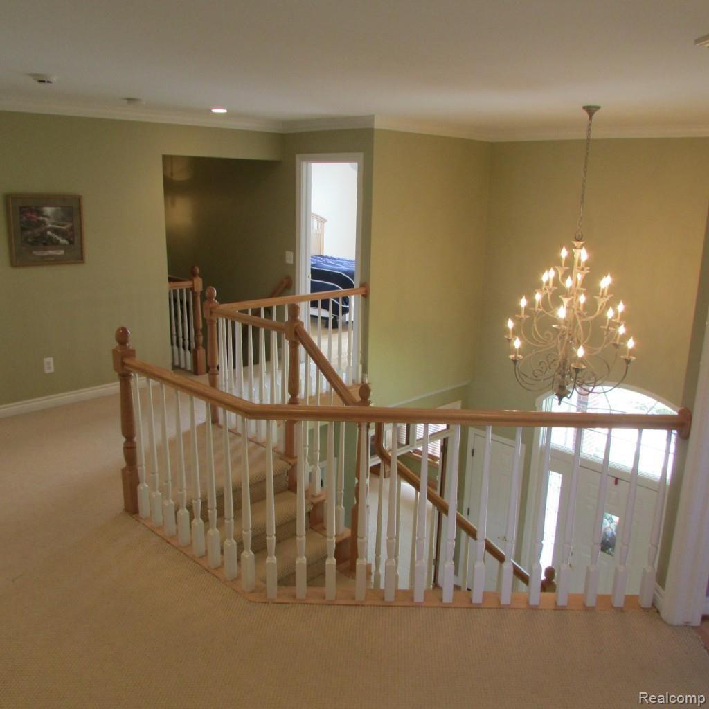 1563 Elcroft Court Rochester, MI 48307 - Photo 26 of 52 UPSTAIRS LANDING.jpg