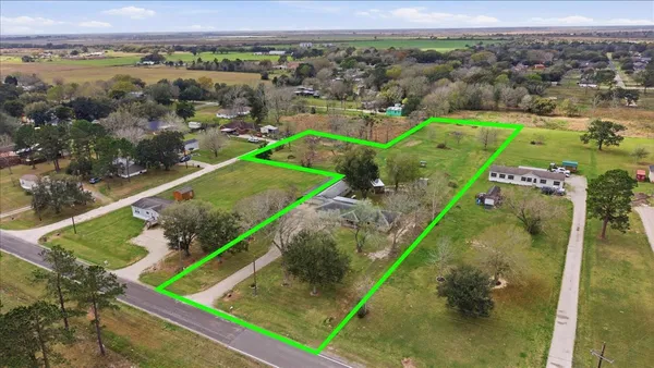 $340,000 | 134 Meneley Road, Winnie, TX 77665