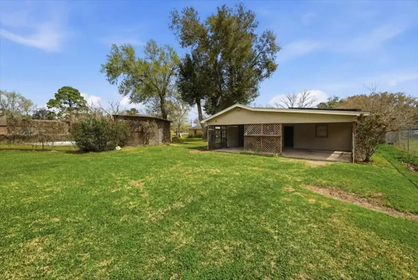 $340,000 | 134 Meneley Road, Winnie, TX 77665