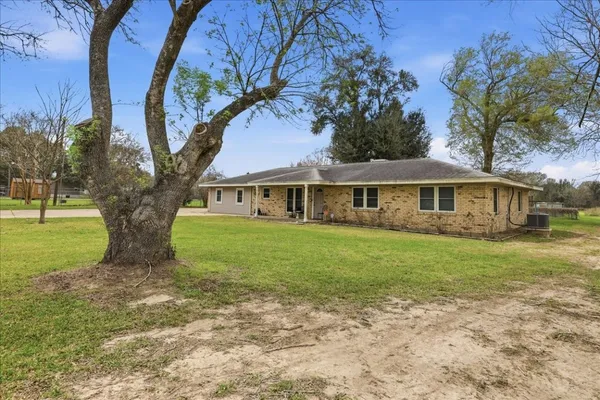 $340,000 | 134 Meneley Road, Winnie, TX 77665