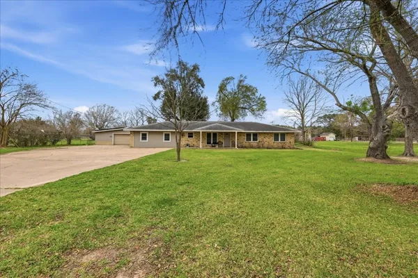 $340,000 | 134 Meneley Road, Winnie, TX 77665