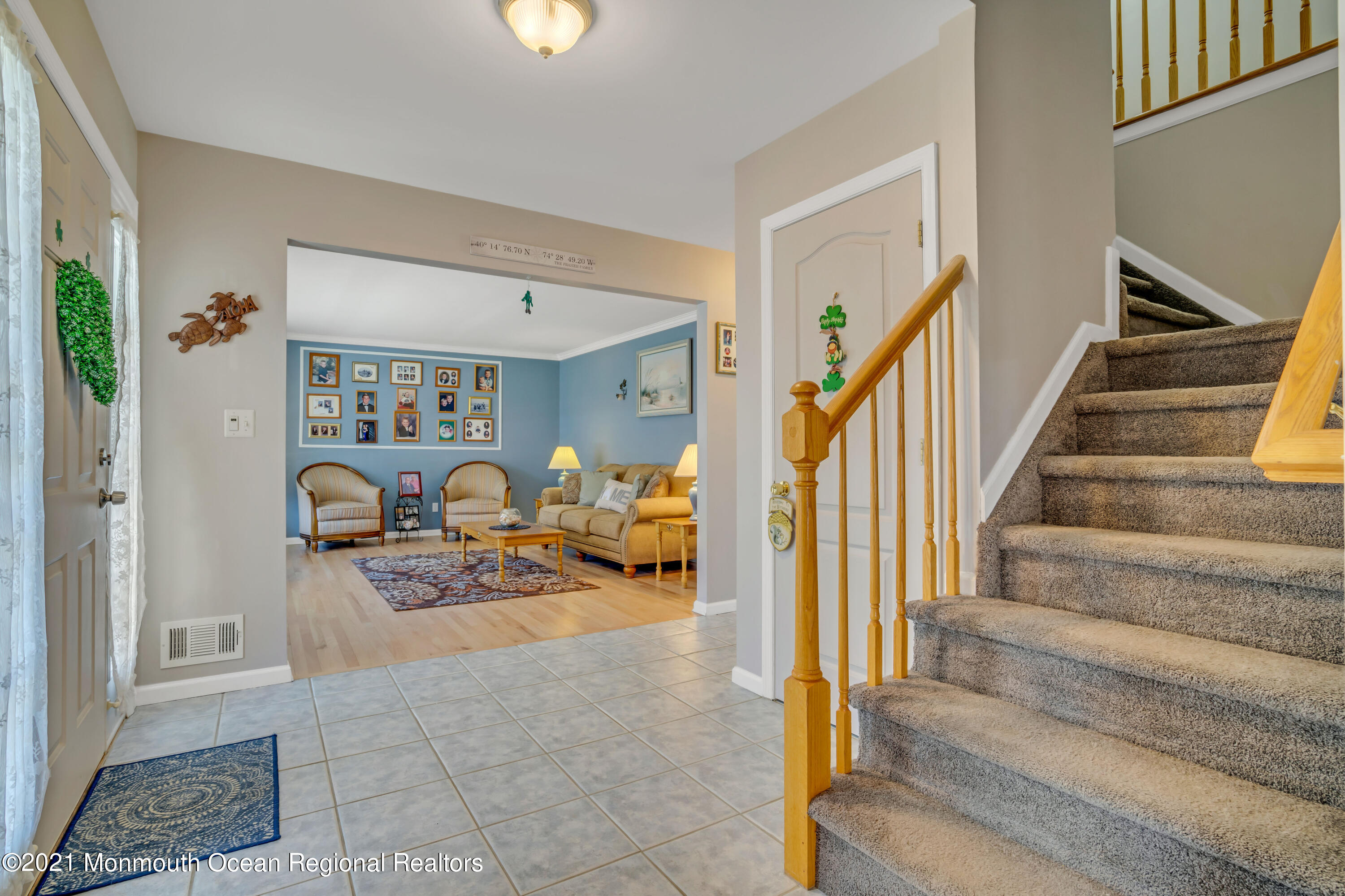336 Meadowood Road Jackson, NJ 08527 - Photo 3 of 33 a living room with furniture