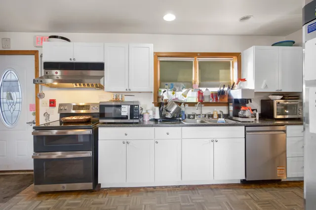 $845,000 | 913 Essex Street, Bangor, ME 04401