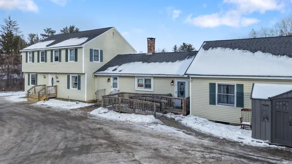 $829,900 | 913 Essex Street, Bangor, ME 04401