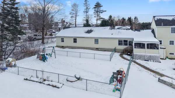 $829,900 | 913 Essex Street, Bangor, ME 04401