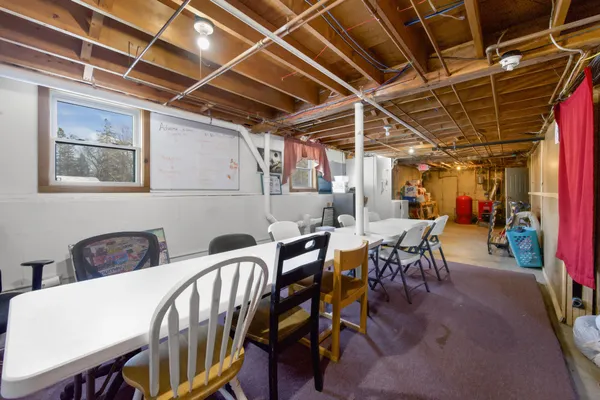 $829,900 | 913 Essex Street, Bangor, ME 04401