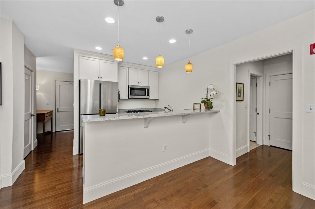116 Rantoul Street, Unit 503 Beverly, MA 01915 - Photo 3 of 12