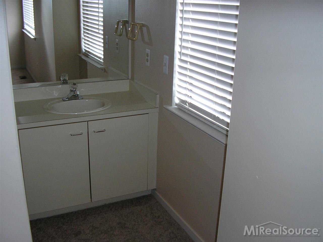 685 Highgate Mews, Unit 153 Rochester Hills, MI 48307 - Photo 16 of 17