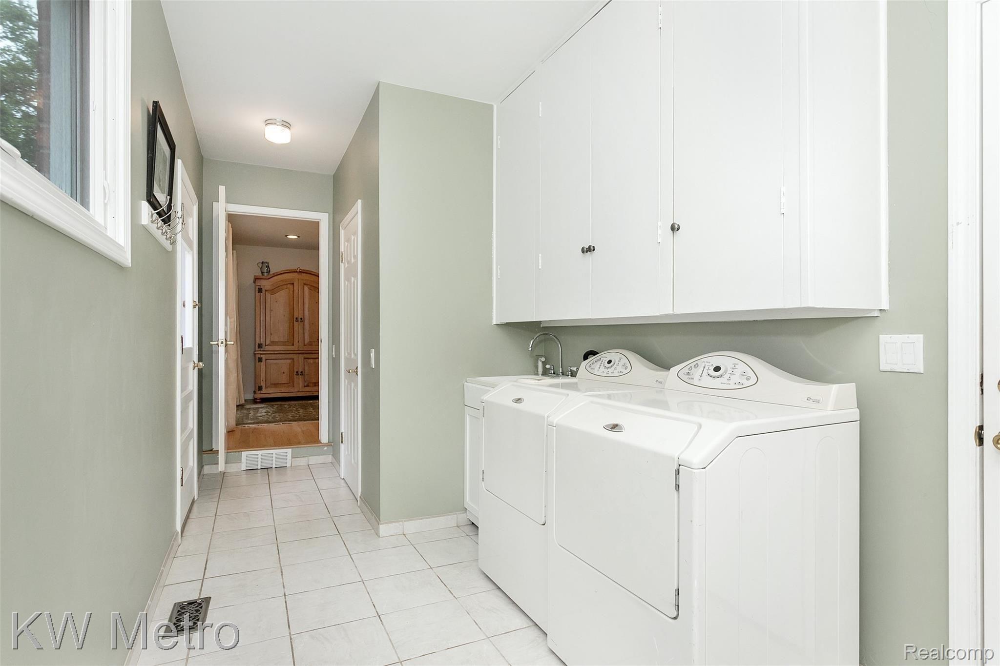 31338 Old Cannon Road Franklin, MI 48025 - Photo 20 of 40 Old Cannon-19.jpg