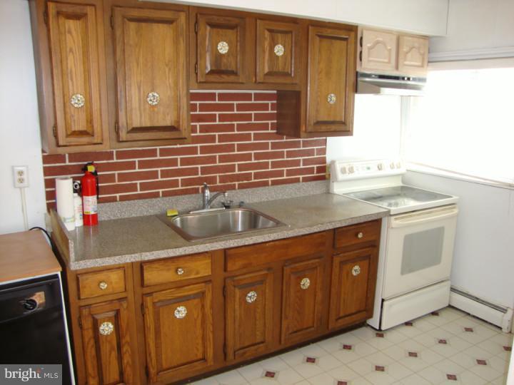219 Harrogate Road Wynnewood, PA 19096 - Photo 8 of 20 Kitchen