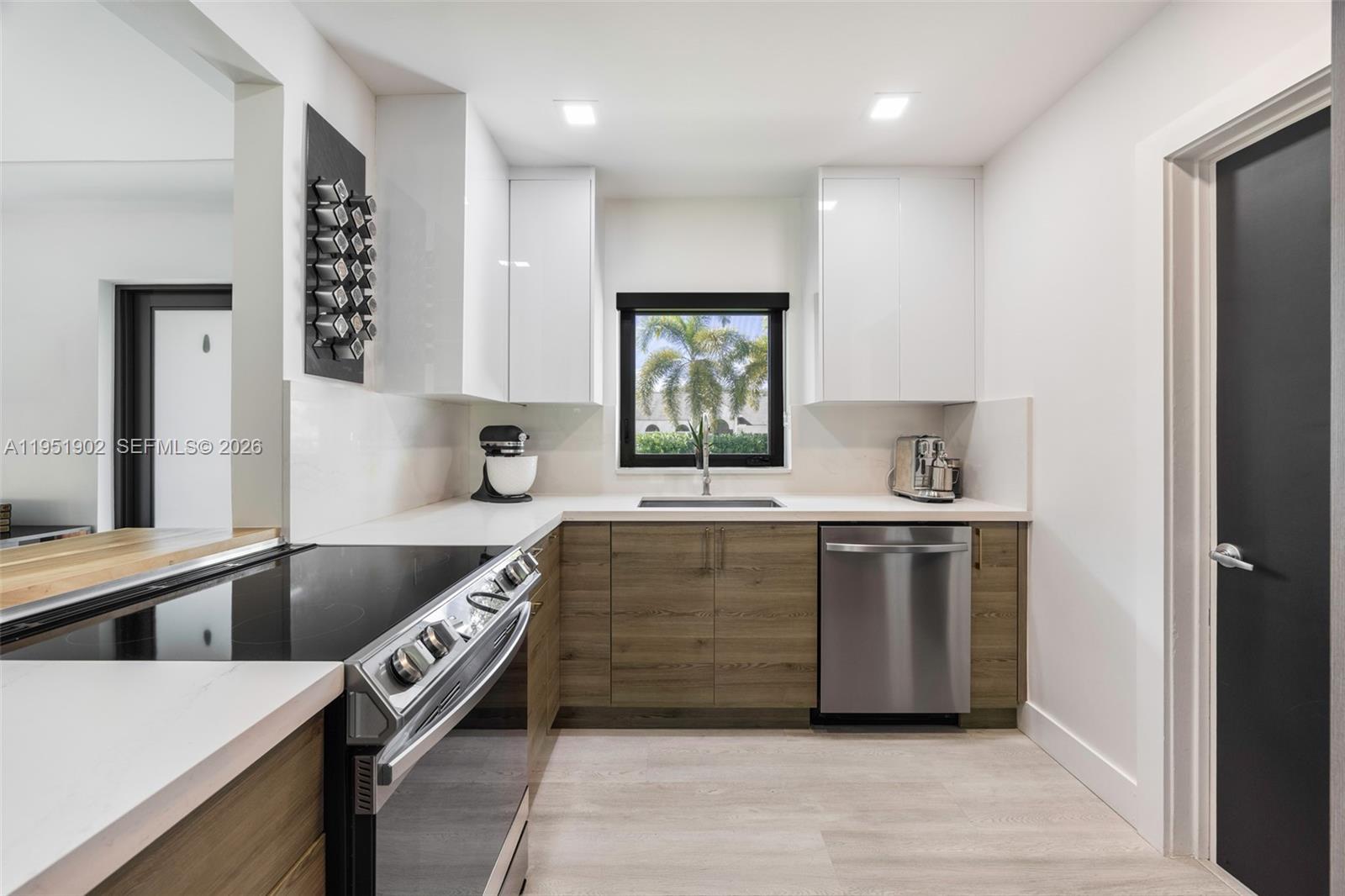 7325 Southwest 102nd Street Pinecrest, FL 33156 - Photo 14 of 46