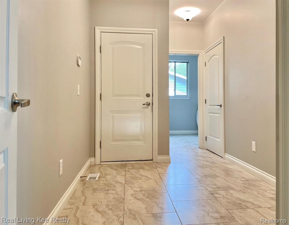 557 Curzon Road Rochester Hills, MI 48307 - Photo 46 of 66