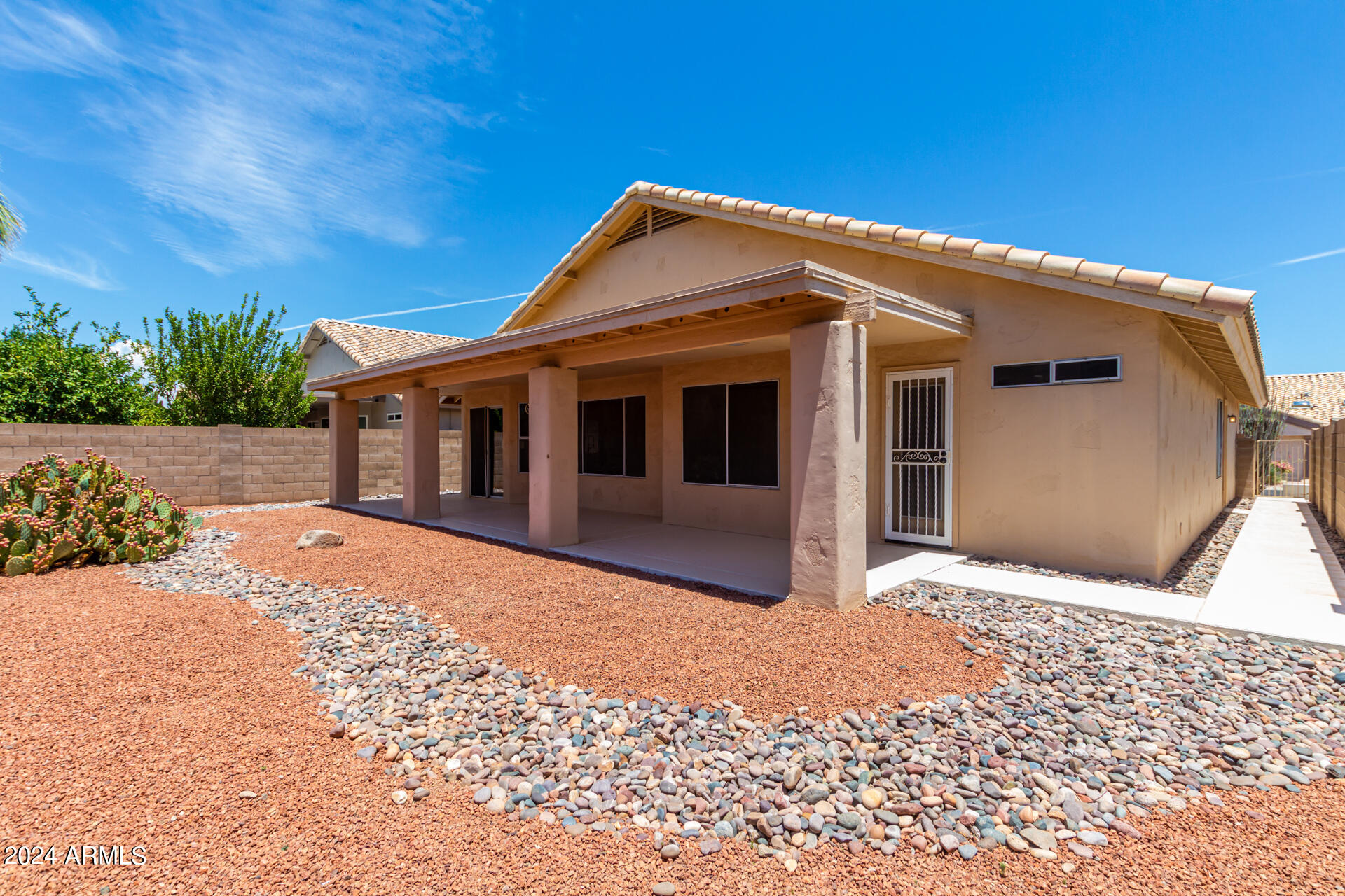 17458 North Raindance Road Surprise, AZ 85374 - Photo 33 of 47 0038-33 - Raindance