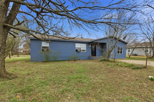 $205,000 | 510 Highway 11, Tom Bean, TX 75491