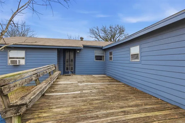 $205,000 | 510 Highway 11, Tom Bean, TX 75491