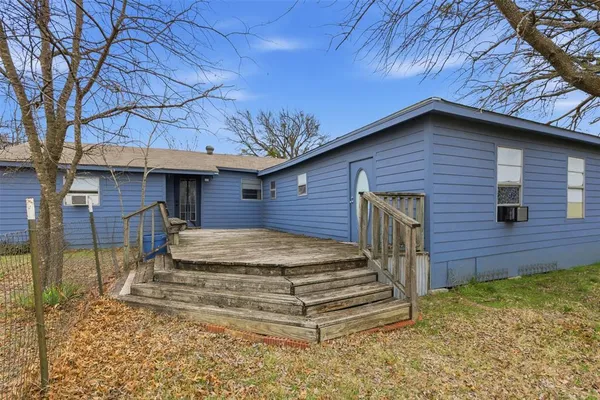 $205,000 | 510 Highway 11, Tom Bean, TX 75491