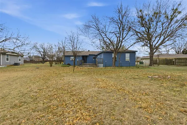 $205,000 | 510 Highway 11, Tom Bean, TX 75491