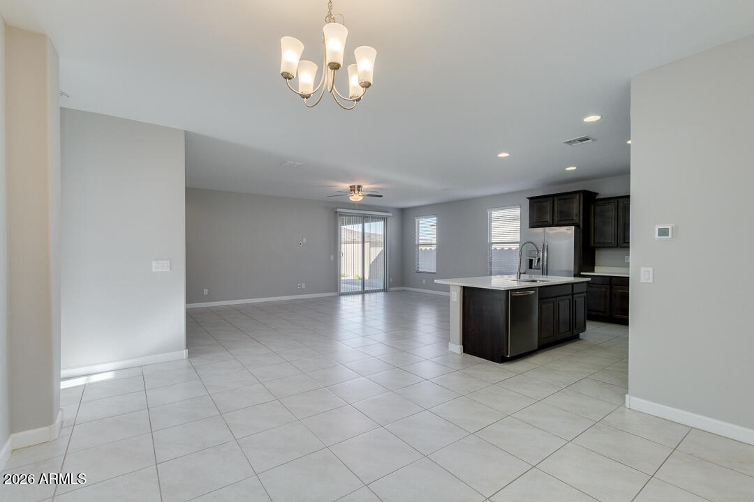 13634 West Briles Road Peoria, AZ 85383 - Photo 10 of 36 11-Briles