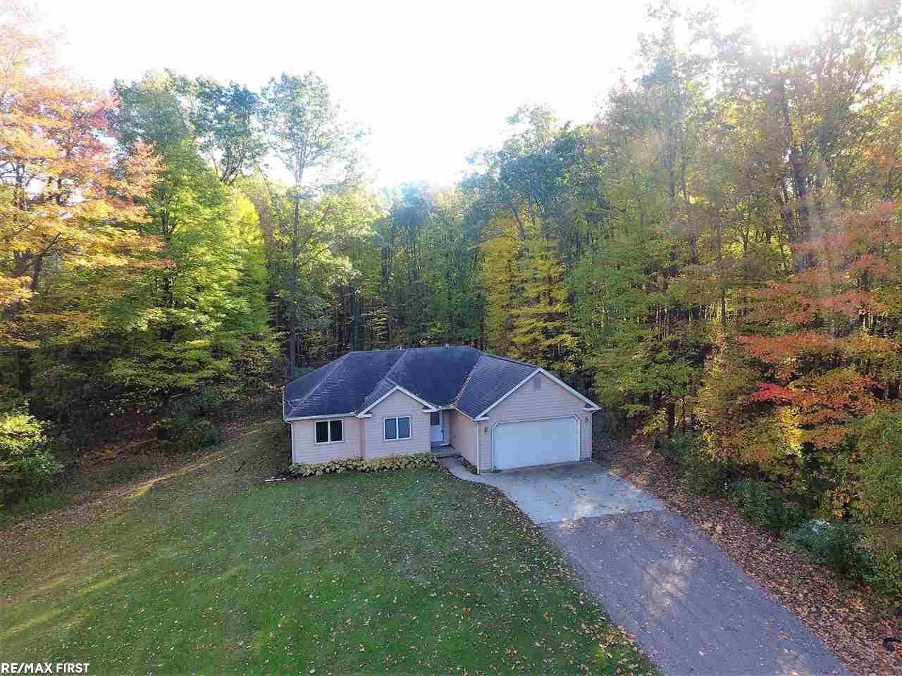 6075 High Road Algonac, MI 48001 - Photo 3 of 39