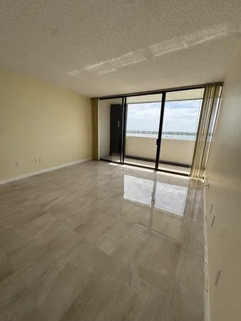 $2,950 | 5200 North Flagler Drive, Unit 902, West Palm Beach, FL 33407
