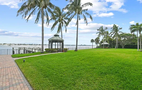 $2,950 | 5200 North Flagler Drive, Unit 902, West Palm Beach, FL 33407