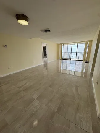 $2,950 | 5200 North Flagler Drive, Unit 902, West Palm Beach, FL 33407