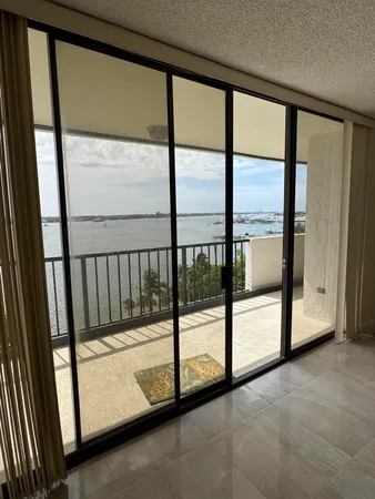 $2,950 | 5200 North Flagler Drive, Unit 902, West Palm Beach, FL 33407