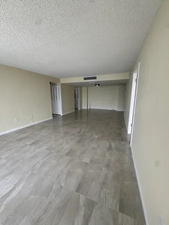 $2,950 | 5200 North Flagler Drive, Unit 902, West Palm Beach, FL 33407