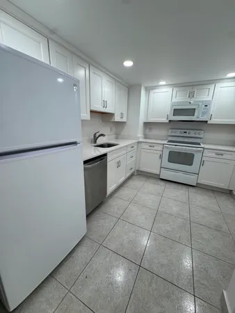 $2,950 | 5200 North Flagler Drive, Unit 902, West Palm Beach, FL 33407