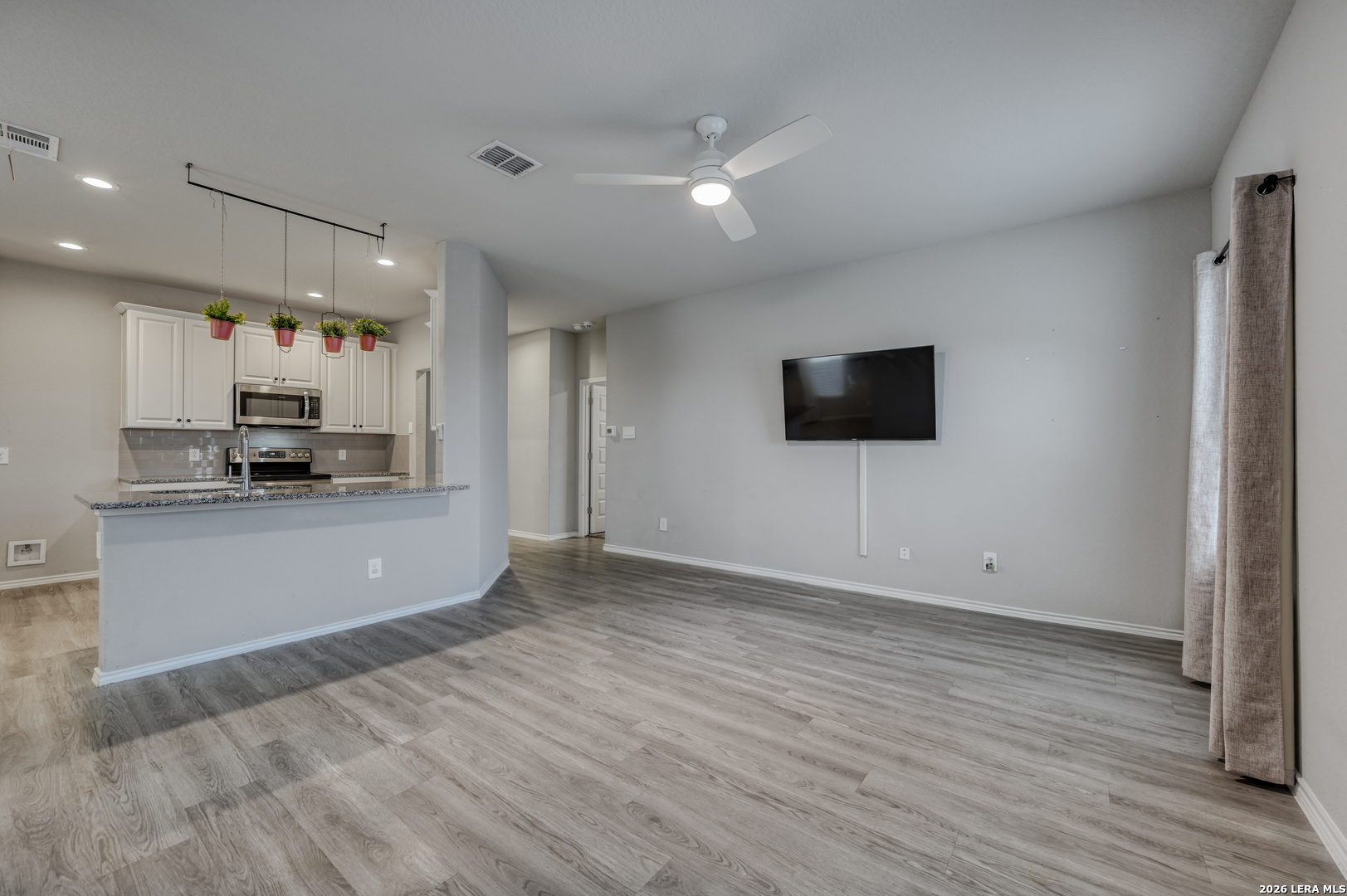 3433 Canyon Ridge Seguin, TX 78155 - Photo 8 of 37
