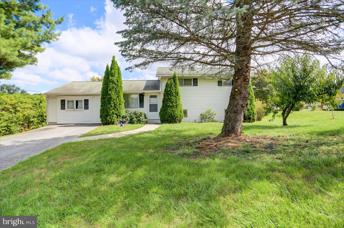 119 Dill Road York, PA 17404 - Photo 1 of 25 Gallery Image 1