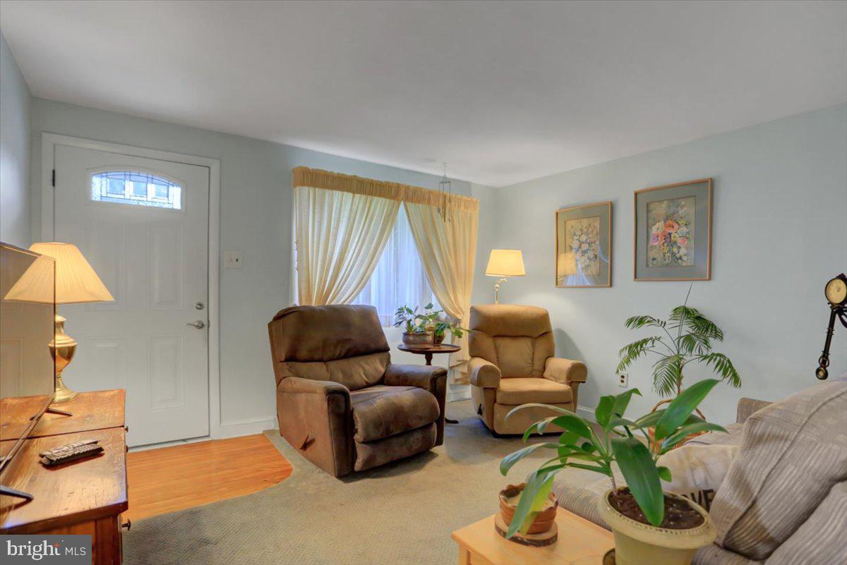 119 Dill Road York, PA 17404 - Photo 3 of 25 Gallery Image 3