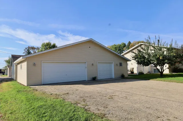 $248,000 | 130 12th Street North, Breckenridge, MN 56520