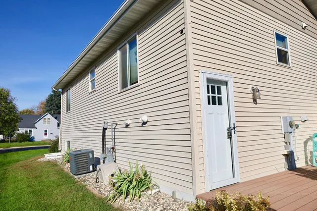 $248,000 | 130 12th Street North, Breckenridge, MN 56520