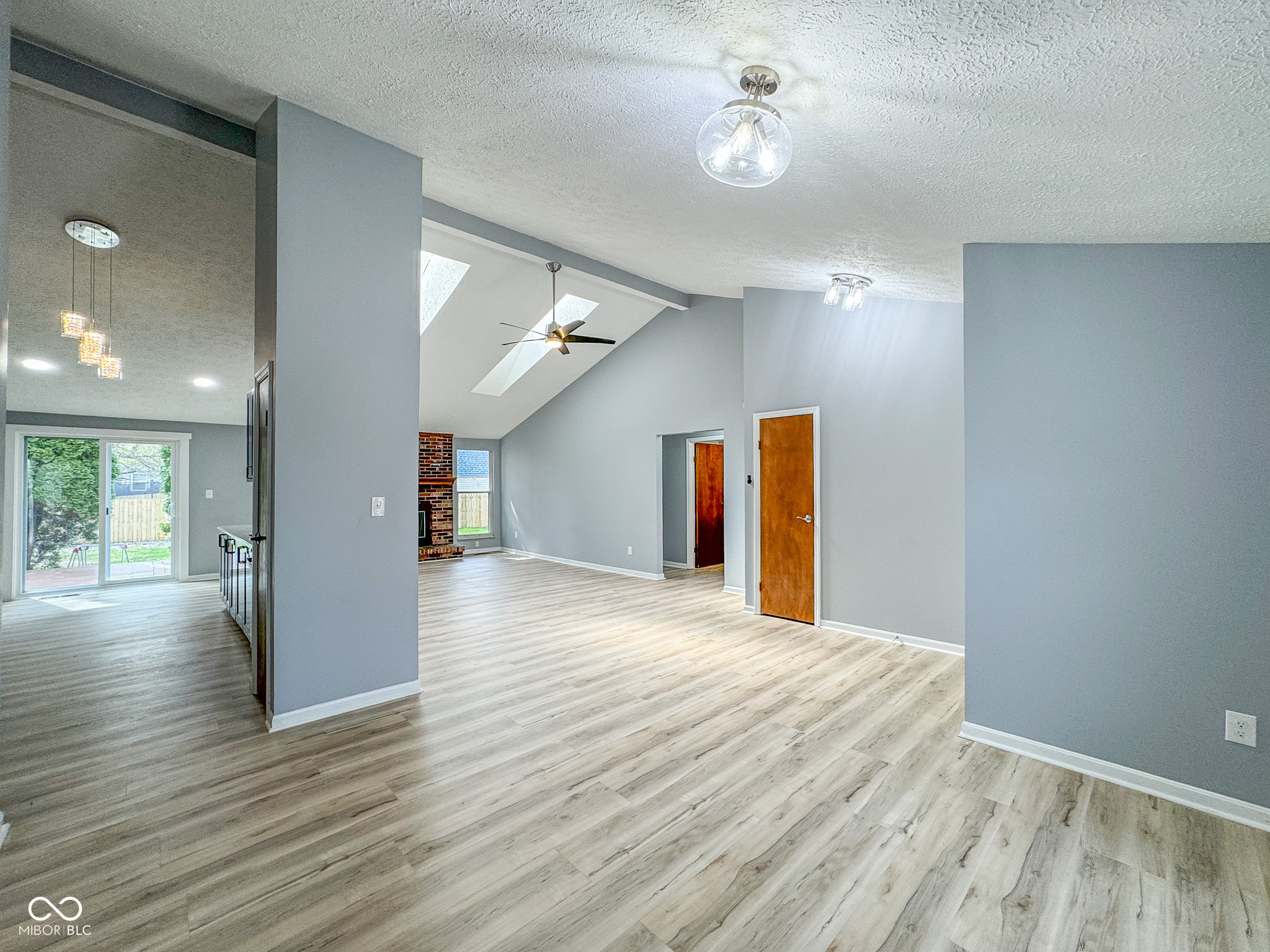 9362 Helmsdale Drive Indianapolis, IN 46256 - Photo 12 of 47