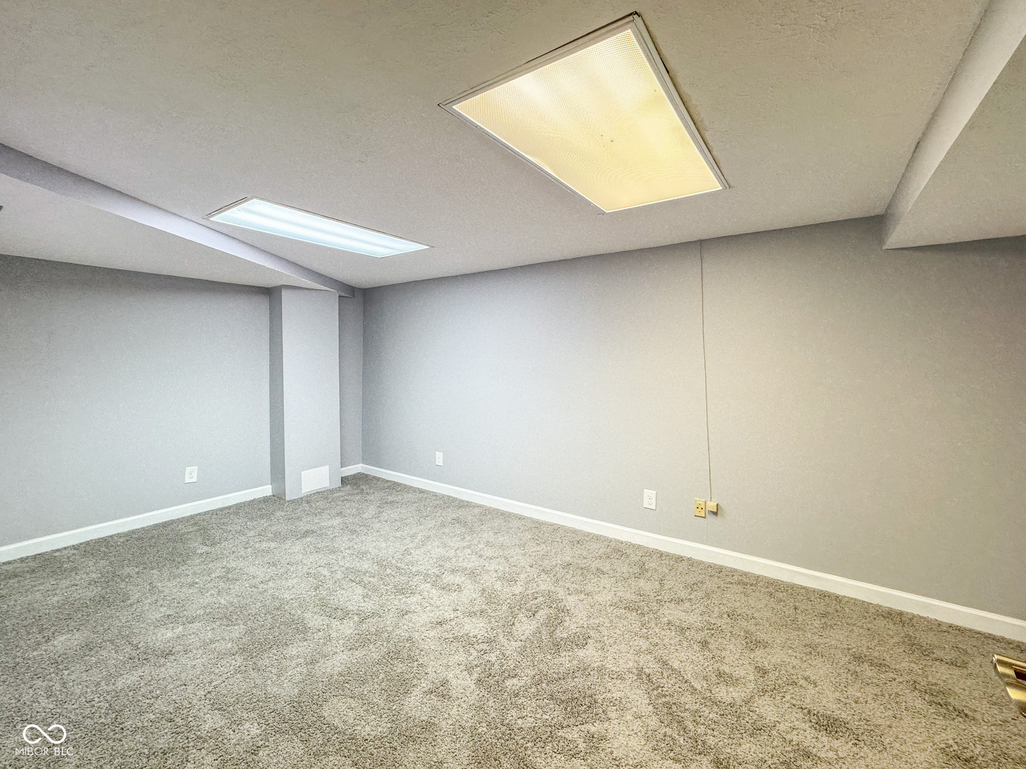 9362 Helmsdale Drive Indianapolis, IN 46256 - Photo 20 of 47