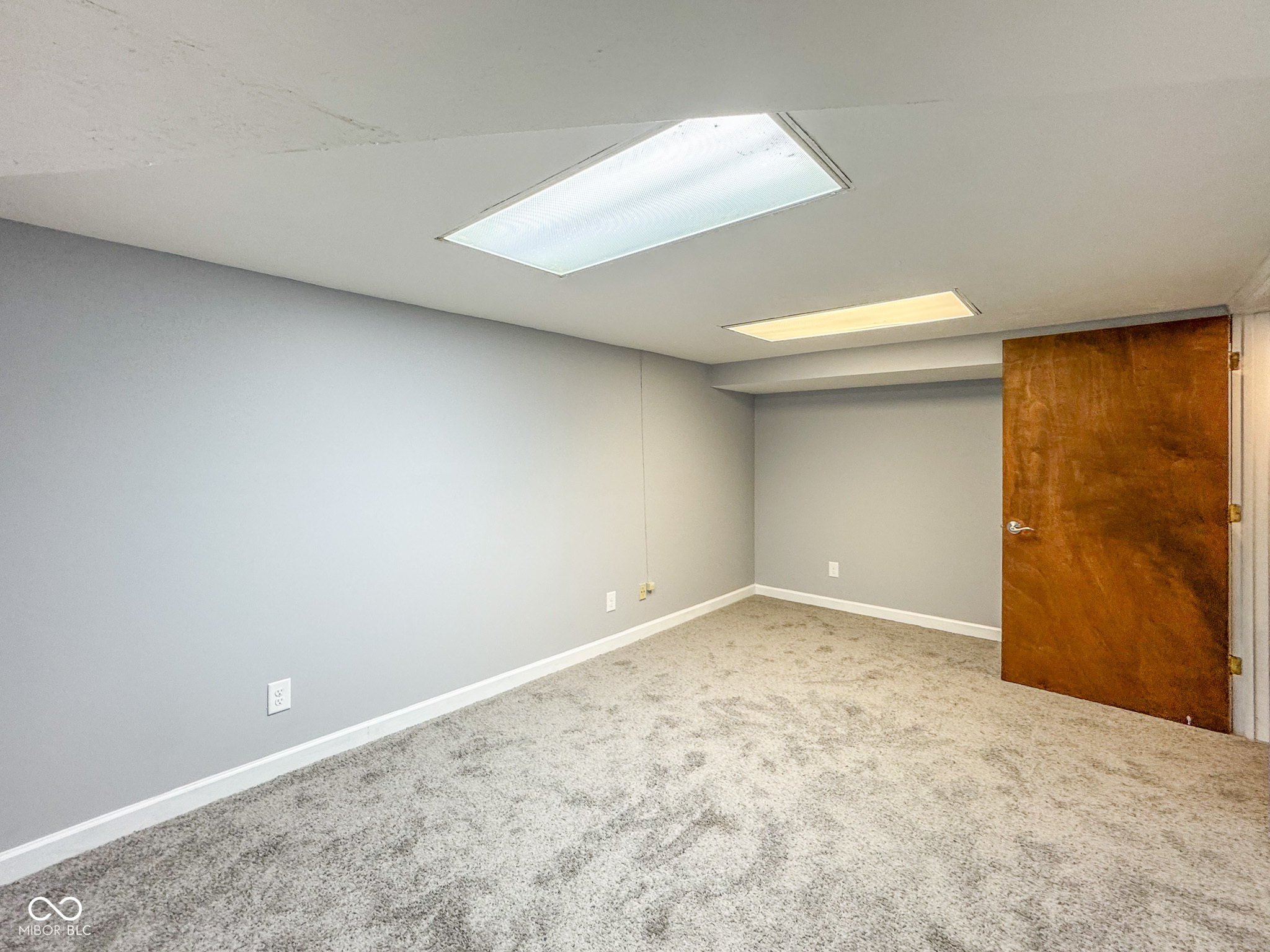 9362 Helmsdale Drive Indianapolis, IN 46256 - Photo 21 of 47