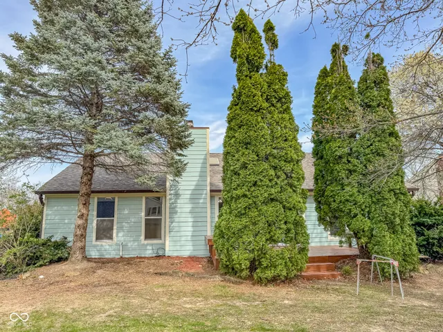 $365,000 | 9362 Helmsdale Drive, Indianapolis, IN 46256
