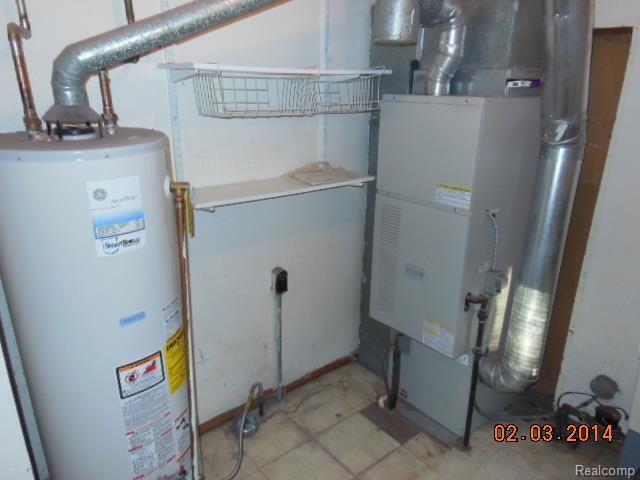 26669 Rialto Street Madison Heights, MI 48071 - Photo 10 of 23 DSCN0487.jpg