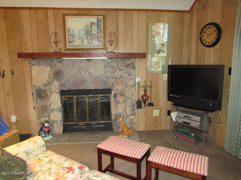 114 Mink Road Dingmans Ferry, PA 18328 - Photo 9 of 24