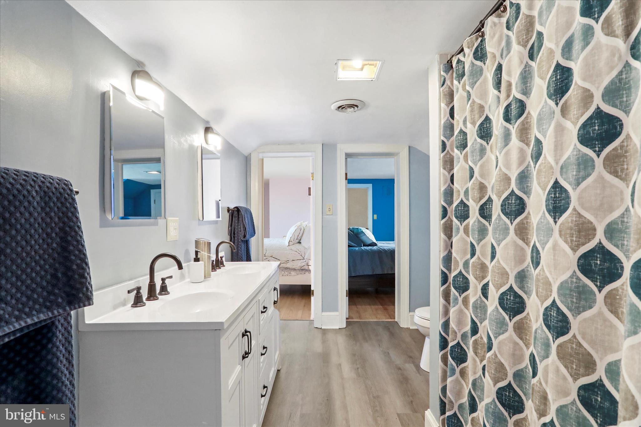 425 West 15th Street Front Royal, VA 22630 - Photo 34 of 47 Upstairs 2nd Bath