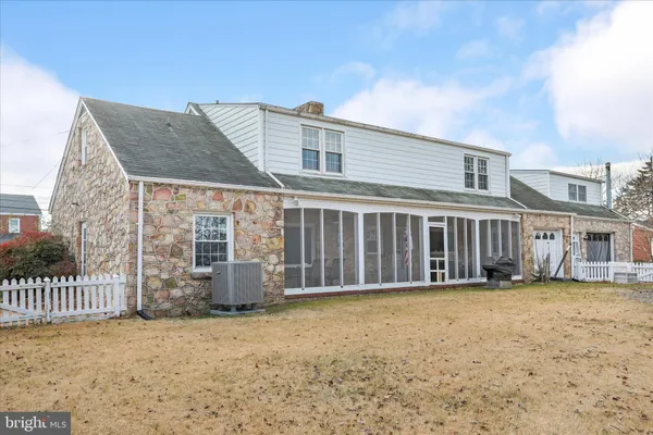 $479,000 | 425 West 15th Street, Front Royal, VA 22630