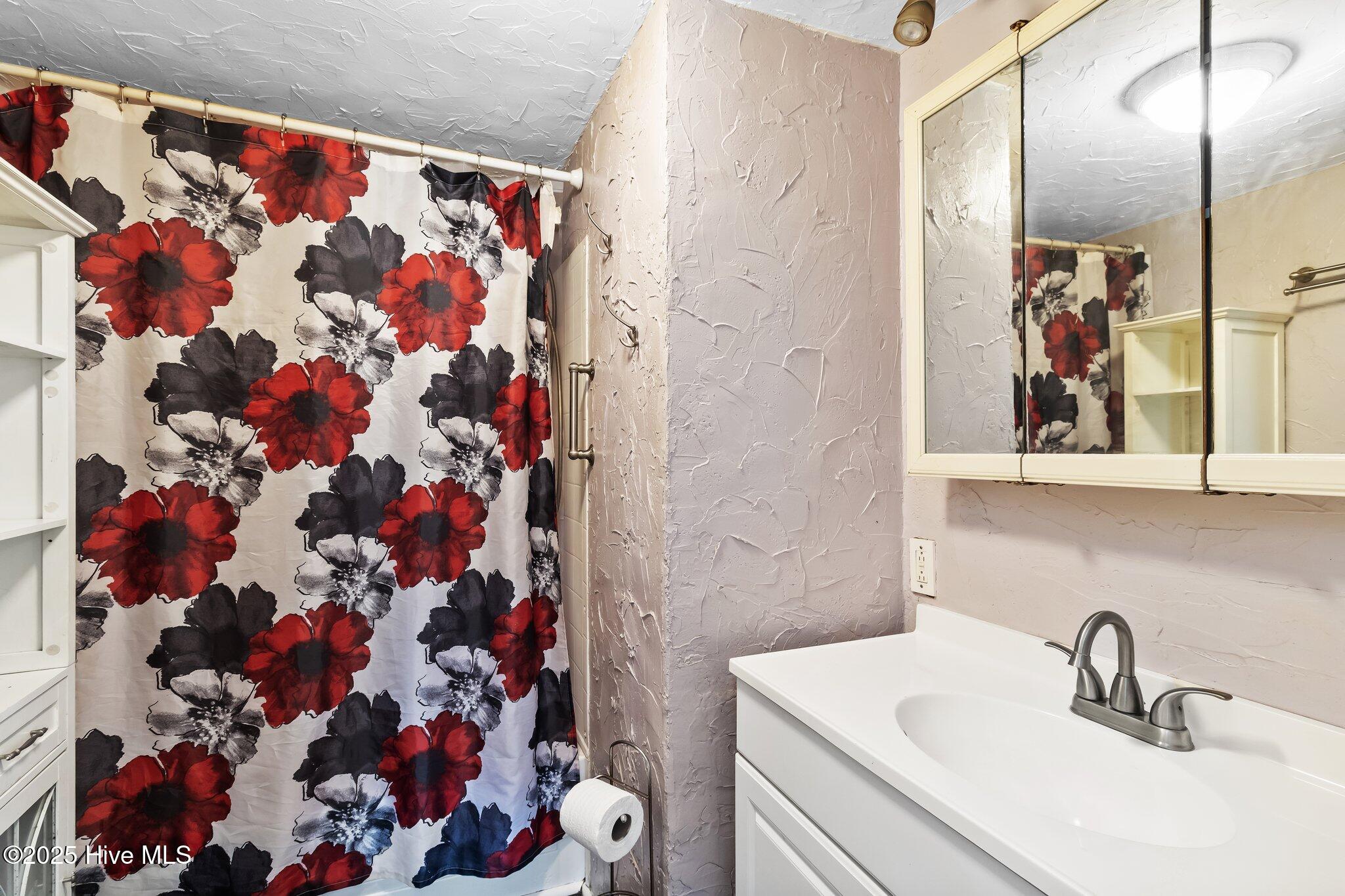 137 Robert Walker Road Moyock, NC 27958 - Photo 15 of 20 15-web-or-mls-137-robert-walker-rd